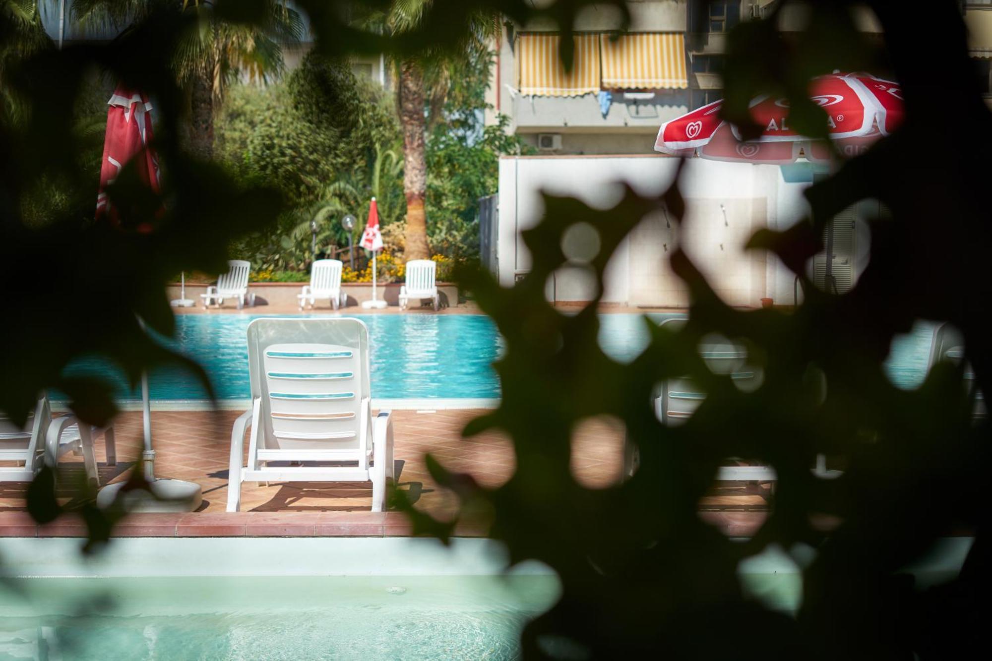 Hotel La Cicala Brolo Zewnętrze zdjęcie